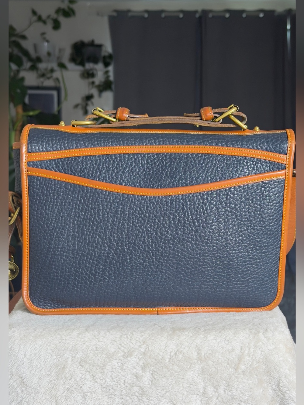 Vintage Dooney & Bourke AWL Cavalry Crossbody Shoulder Satchel Bag Navy Tan USA - Picture 3 of 16